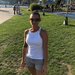 Meet your Posher, Crystal